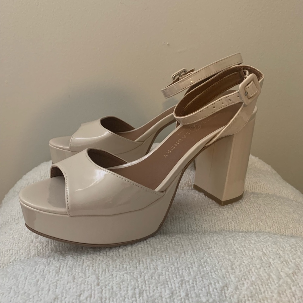 PATENT CHINESE LAUNDRY HEELS